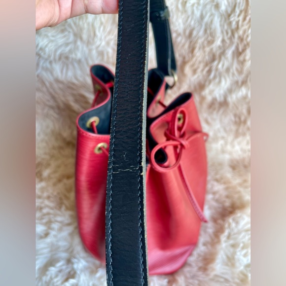 ‼️SOLD‼️ Louis Vuitton Petit Noe Handbag Epi Leather - Picture 9 of 15